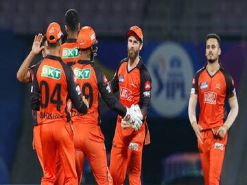 অসাধারণ ধারাবাহিক ক্রিকেট খেলছে সানরাইজার্স হায়দারাবাদ