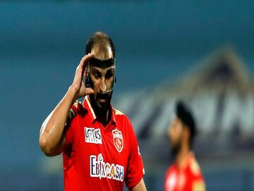 ম্যাচের বর্ণনা ছাড়িয়ে আলোচনার কেন্দ্রবিন্দুতে ঋষির ফেস শিল্ড