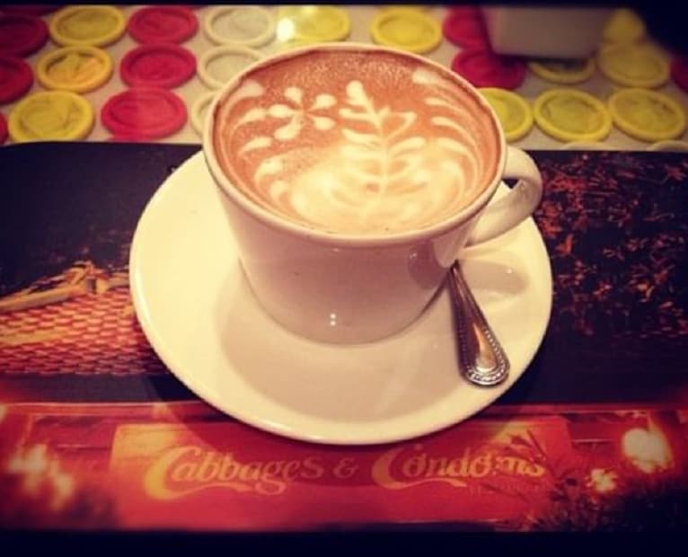 না রেস্তোরাঁতে মিলছে খাবার। কন্ডোম ক্যাফে-তে গেলে আপনি যা খাবেন তার পরেই আপনার হাতে দেওয়া হবে কন্ডোম। photo source Instagram 