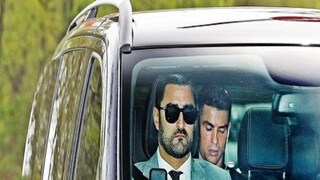 গাড়িতে অনুশীলনে আসছেন রোনাল্ডো