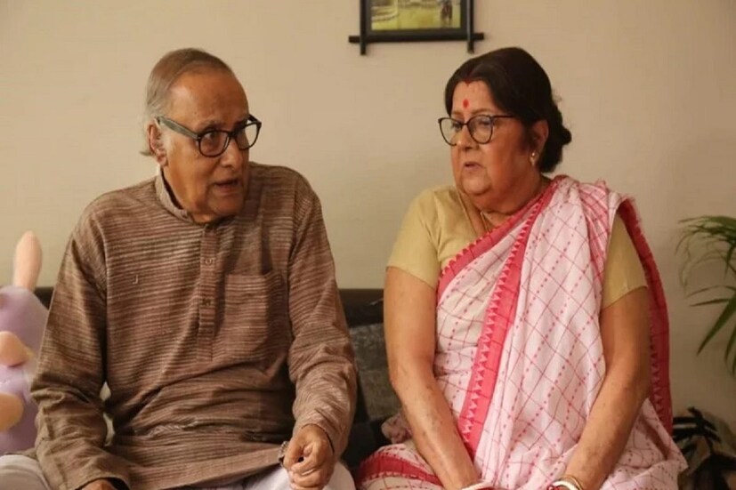 পর্দায় জুটি বাঁধলেন লিলি চক্রবর্তী ও পরাণ বন্দ্যোপাধ্যায়। দেবের সঙ্গে 'টনিক' ছবিতে মাতিয়ে দিয়েছেন পরাণ বন্দ্যোপাধ্যায়। এবার তাঁকে দেখা যাবে একেবারে অন্য ভূমিকায় পরিচালক অর্ণব মিদ্যার ছবি 'সেদিন কুয়াশা ছিল'য়। 