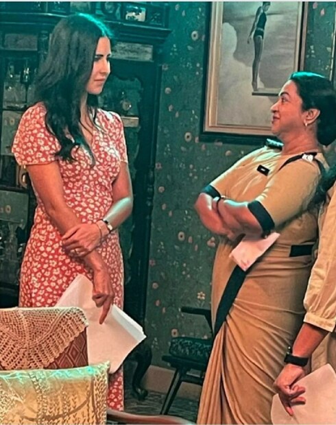 তবে বাড়িতে পুলিশ কেন? সম্প্রতি ক্যাটরিনার বাড়িতে পুলিশি হানার ছবিতে ছেয়ে গিয়েছে নেট মাধ্যম। কারণটা কি?photo source Instagram