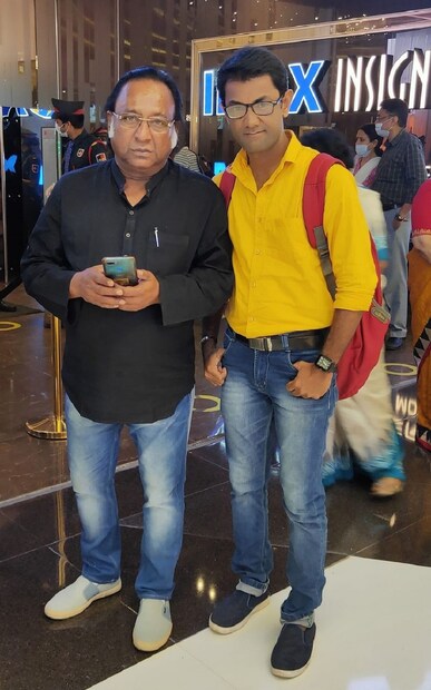 হুবহু আমির খানের মতোই দেখতে এই যুবককে। পশ্চিমবঙ্গেই থাকেন।  photo source Facebook 