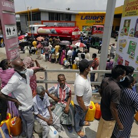 বিদেশি ঋণ ফেরত দিতে অক্ষম! কার্যত দেশকে দেউলিয়া ঘোষণা করল শ্রীলঙ্কা, সংকট তীব্র