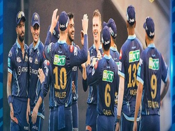 পান্ডিয়া প্রেমে মজেছেন প্রাক্তন কিংবদন্তি
