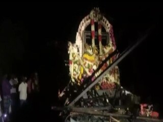 এই রথে দাঁড়িয়েই বিদ্যুৎস্পৃষ্ট হন প্রত্যেকে৷ Photo-ANI