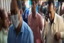 তপন কান্দুর বাড়িতে DIG-CBI, ৫ পুলিসকর্মীকে ক্লোজ করে জিজ্ঞাসাবাদ চলছে... তপন কান্দুর বাড়িতে DIG-CBI, ৫ পুলিসকর্মীকে ক্লোজ করে জিজ্ঞাসাবাদ চলছে...