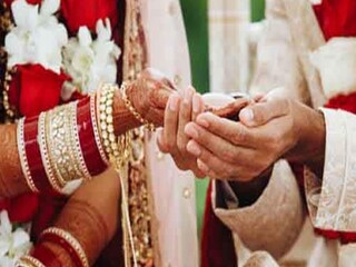 পরকীয়া ঢাকতে দেওরের সঙ্গে ছোট বোনের বিয়ে দিলেন দিদি! তার পর?