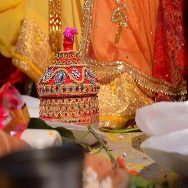 নতুন নতুন বিয়ের পরে সঙ্গী ও পরিবারের সঙ্গে মানিয়ে নেওয়ার বিষয়টা অত্যন্ত গুরুত্বপূর্ণ ৷ বেশিরভাগ মানুষ বিয়ের পরে প্রাথমিকতা বদলাতে পারেন না ফলে সম্পর্কে বিশেষ ভাবে সমস্যা দেখতে পাওয়া যায় ৷ প্রতীকী ছবি ৷