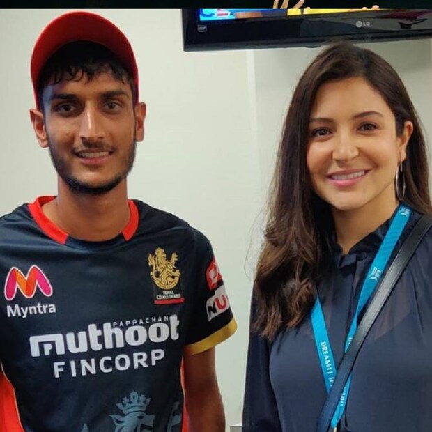 বাংলার হয়ে খেলা শাহবাজ আহমেদ এদিন রাজস্থানের বিরুদ্ধে২৬ বলে চারটি চার ও তিনটি ছক্কায় ৪৫ রান করেন। তার পরই শাহবাজের প্রশংসা করেন আরসিবি অধিনায়ক।