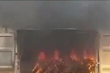 একটা-দু'টো নয়, এবার একসঙ্গে ২০টি ইলেকট্রিক স্কুটারে লাগল আগুন