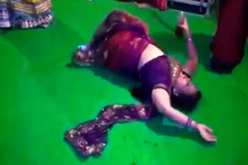 Disclaimer: ধূমপান ও মদ্যপান স্বাস্থ্যের পক্ষে ক্ষতিকর ৷ নিউজ ১৮ বাংলা বিজ্ঞাপন বা প্রচার কিছুই করে না৷