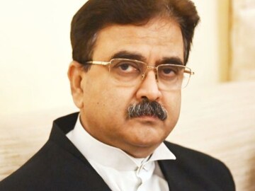 অভিজিৎ গঙ্গোপাধ্যায় 