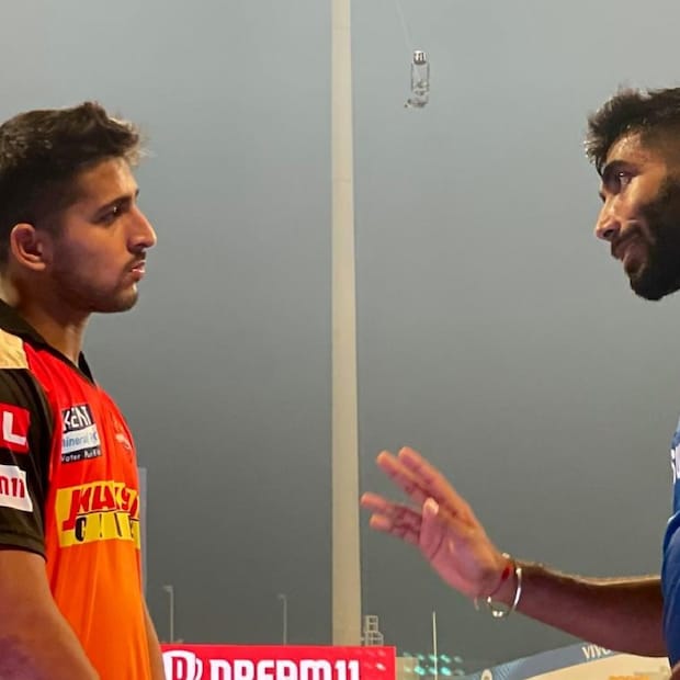 লারা আরও বলেছেন, ও খুব দ্রুত গতিতে বোলং করে। আমি আশা করি ও আন্তর্জাতিক ক্রিকেটে খেলবে। তবে ওকে মনে রাখতে হবে, অনেক ব্যাটার পেস বোলিংকে ভয় পায় না। তাই উমরানকে বোলিংয়ে অনেক বৈচিত্র আনতে হবে।