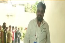 ভোটের সকাল থেকেই বালিগঞ্জের পথে পথে, দুপুরে ছোট্ট ব্রেকে কী করলেন বাবুল? দেখুন