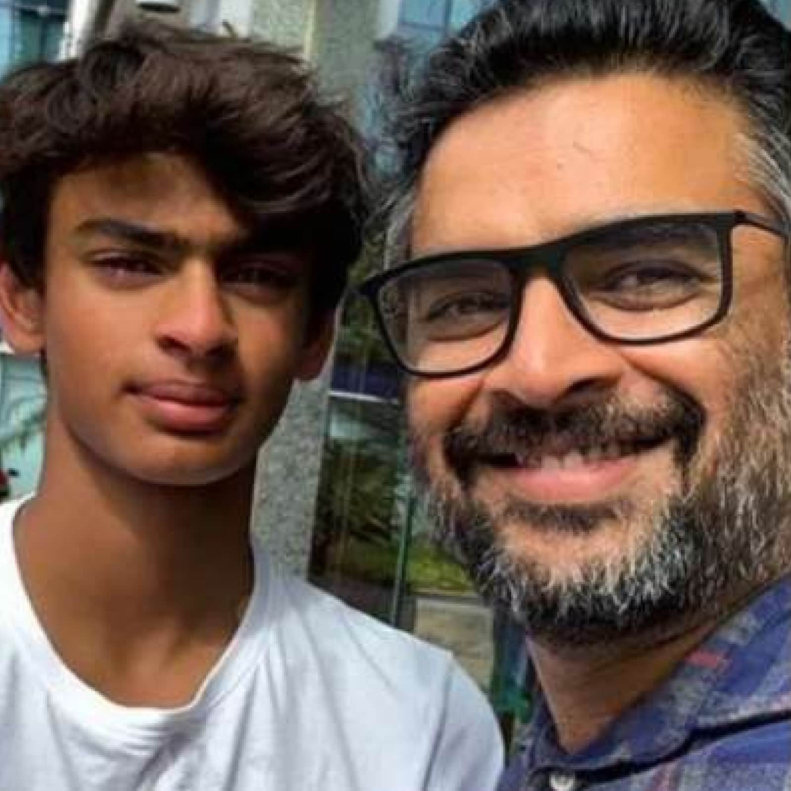 ১৫০০ মিটার ফ্রি-স্টাইল ইভেন্টে বেদান্ত সময় করেছেন ১৫:৫৭:৮৬। ১৭ বছর বয়সী বেদান্ত এর আগেও একাধিক টুর্নামেন্টে পদক জিতেছেন।