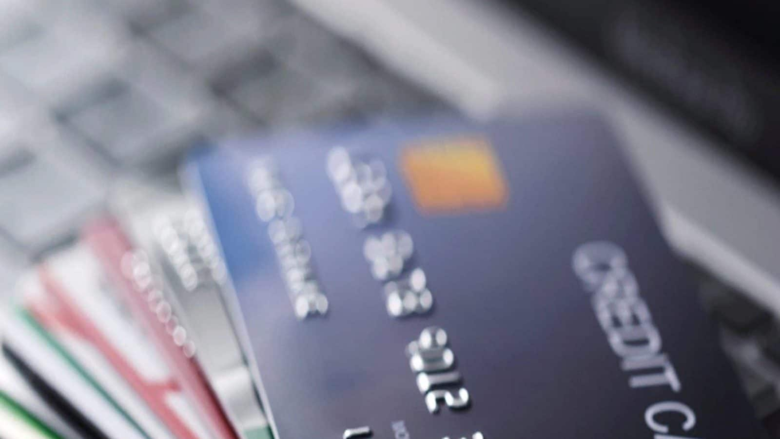 know-in-details-about-the-benefits-and-features-of-credit-cards