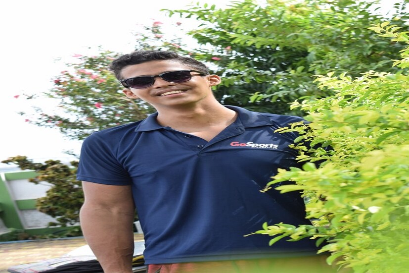 ছেলের কফিন বন্দি দেহ আনার টাকা ছিল না বাবা মায়ের। বন্ধু থেকে কোচ ও অন্যান্য সাঁতারুরা চিকিৎসার সময় অর্থের সাহায্য করলেও সরকারি কোনও সাহায্য না পাওয়ায় আজ তাকে পৃথিবী থেকে বিদায় নিতে হল। আর কোনোদিন অমর্ত্য কে জলে দেখা যাবে না। Input- Rana Karmakar
