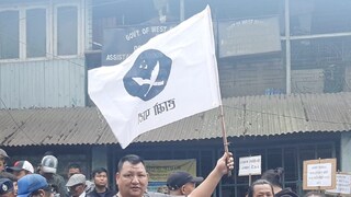 দার্জিলিংয়ে এএলসির অফিস ঘেরাও করে বিক্ষোভ হামরো পার্টির 