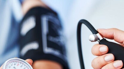 রক্তচাপ সবসময় বেশি থাকে কেন? এই জিনিসগুলো মেনে চলতেই হবে রক্তচাপ সবসময় বেশি থাকে কেন? এই জিনিসগুলো মেনে চলতেই হবে