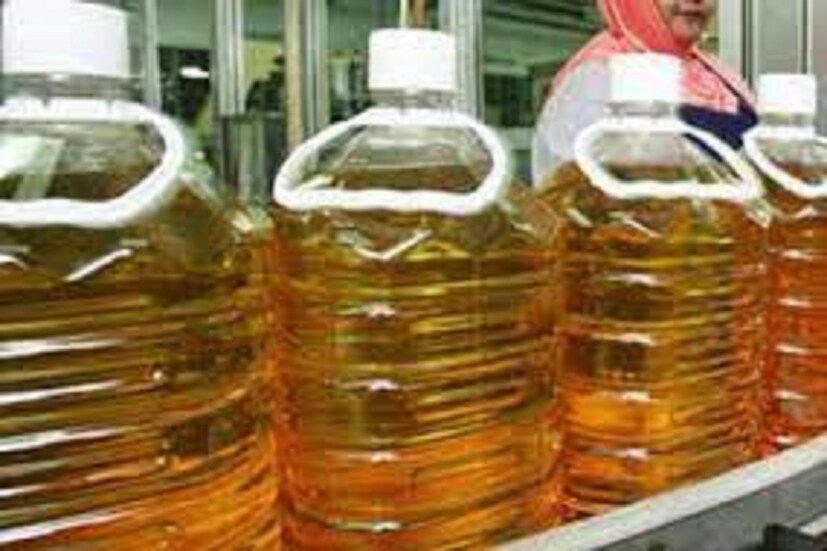 ঘরোয়া বাজারে ভোজ্য তেলের চাহিদা (Demands of Edible Oil) কম হওয়ার পরেই সরষের তেলের (Mustard Oil Price) দাম কমেছে ৷ শিকাগো এক্সচেঞ্জে তিন শতাংশ উন্নতি লক্ষ করা গিয়েছে ৷ প্রতীকী ছবি ৷