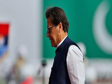 ইমরানের বিরুদ্ধে অনাস্থা প্রস্তাব খারিজ