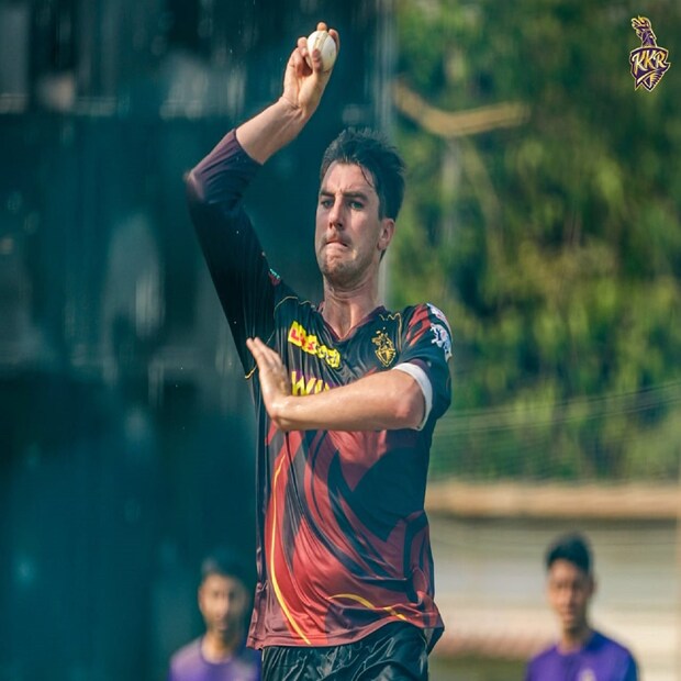 প্যাট কামিন্স মুম্বই ইন্ডিয়ান্সর বিরুদ্ধে ব্যাট হাতে দলকে জেতালেও বল হাতে সেভাবে সাফল্য পাচ্ছেন না। তাই প্র্যাকটিসে নেটে বাড়তি পরিশ্রম করছেন অস্ট্রেলিয়ান পেসার