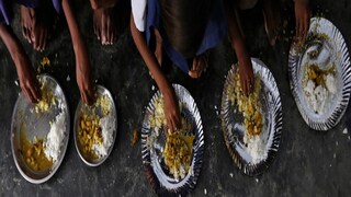 মিড ডে মিল আদৌ সম্ভব?
প্রতীকী ছবি। 