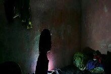 বিস্কুট খাবি? প্রলোভন দেখিয়ে একরত্তি কন্যাকে ধর্ষণ যুবকের! তোলপাড় রায়গঞ্জ