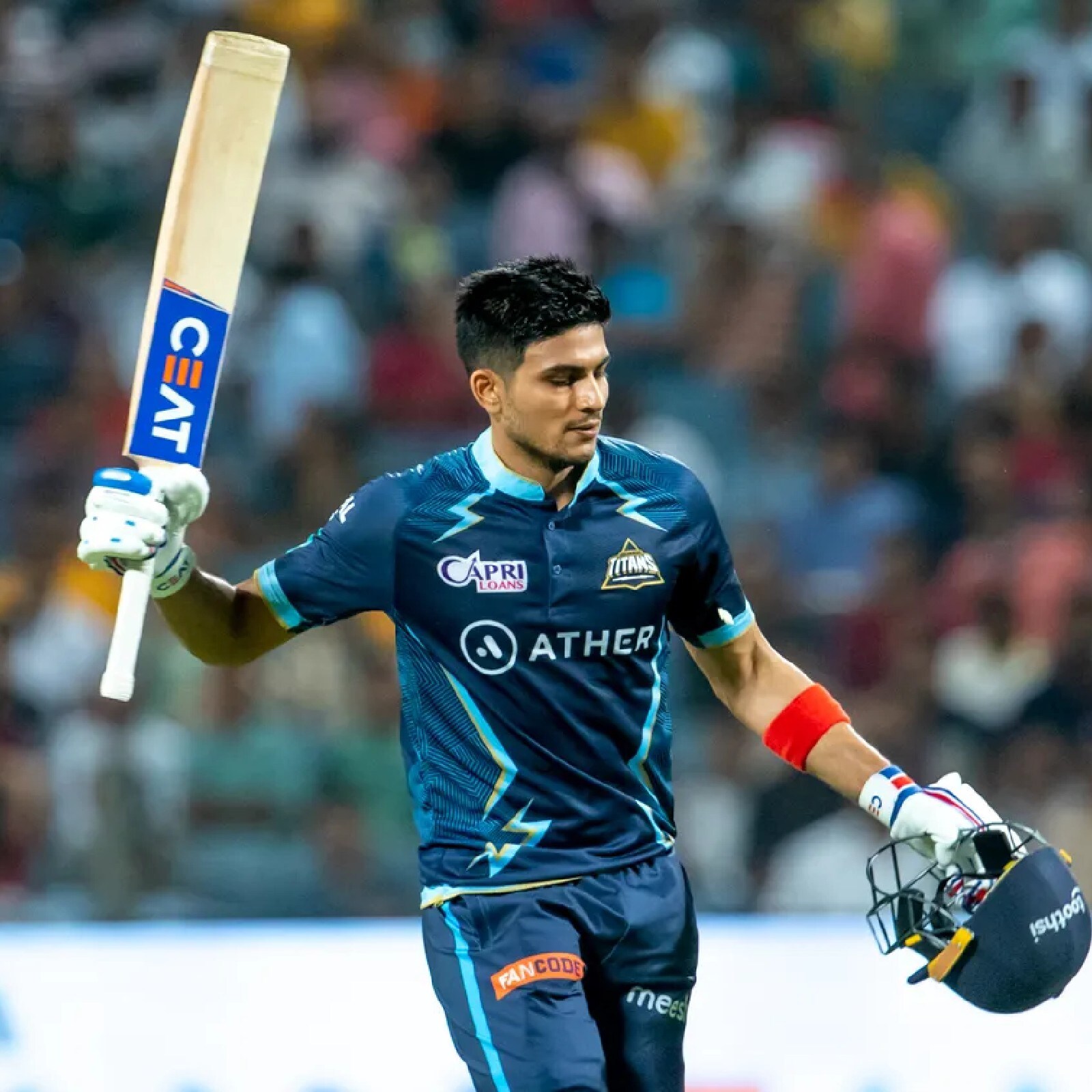 কেকেআর ছাড়ার পরই দারুন ফর্মে শুভমান গিল। এদিন দিল্লি ক্যাপিটালসের বোলারদের দুরমুশ করলেন তিনি।