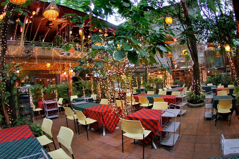 বিশ্বে মজার মজার জিনিসের শেষ নেই। তার মধ্যেই একটি হল এই কন্ডোম ক্যাফে। photo source Instagram 