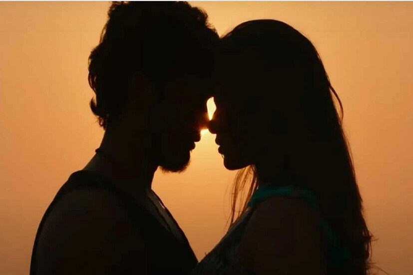 সঙ্গম বা যৌনতা যে শুধু প্রাকৃতিক বা স্বাভাবিক নিয়মেই হয় এমনটা কিন্তু নয়। সঙ্গমের বৈজ্ঞানিক ব্যাখ্যাও আছে। বিছানায় উত্তেজনা ধরে রাখতে হলে শরীর সুস্থ থাকা জরুরি। সেই সঙ্গে মনের প্রভাব থাকে অনেকটাই। photo source collected 