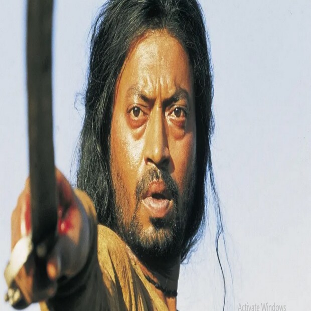 ওয়ারিয়র এই সিনেমার মধ্যে দিয়েই হলিউডে ইরফানের অভিষেক। লাফকাদিয়া নামে একজনের চরিত্রে অভিনয় করেন ইরফান। যিনি স্থানীয় ওয়ারলর্ডের হয়ে কাজ করেন এবং পরে সিদ্ধান্ত নেন সব ছেড়ে হিমালয়ে নিজের গ্রামে ফিরে যাবেন। ওয়ারলর্ড ইরফানকে মরতে চান। হিমালয়ে যাত্রা করার সময় লাফকাডিয়াকে হত্যা করার জন্য একজন তরুণ খুনিকে নিয়োগ করা হয়। 