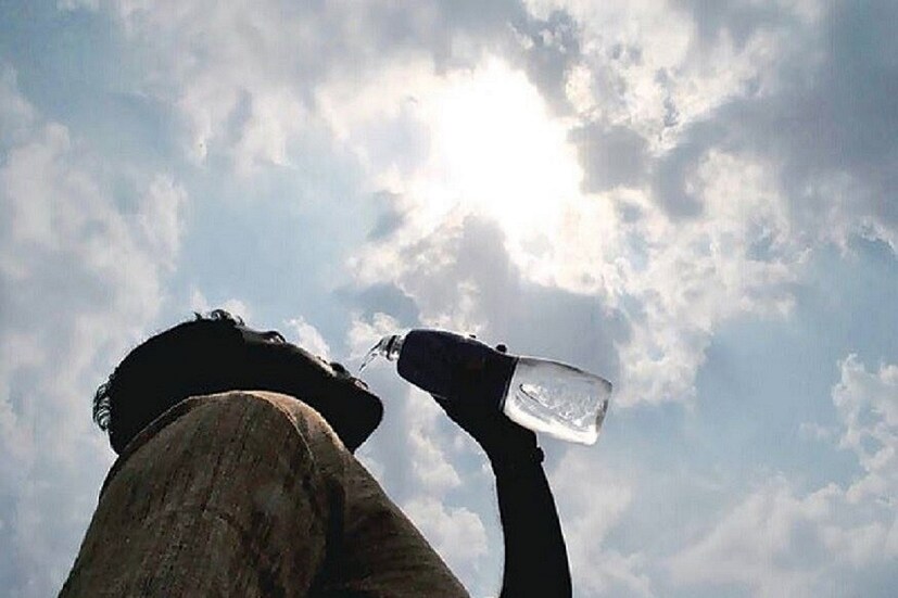 এদিকে তাপপ্রবাহের (Heatwave) সতর্কতা জারি হয়েছে একাধিক দক্ষিণবঙ্গের জেলায়৷ সোমবার দুই মেদিনীপুর, বীরভূম, মুর্শিদাবাদে ৩৭ ডিগ্রি সেলসিয়াসের ধারপাশে থাকবে৷ Photo- File 