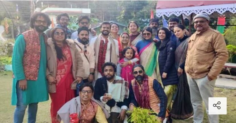 অঙ্কিতা-প্রান্তিকের বন্ধুত্ব প্রায় দশ বছরের, যদিও প্রেমে পড়েন বিয়ের কয়েক মাস আগেই
