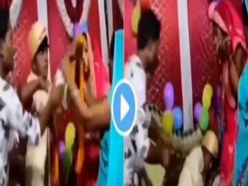 ভাইরাল ভিডিও ঘিরে  তোলপাড় 
