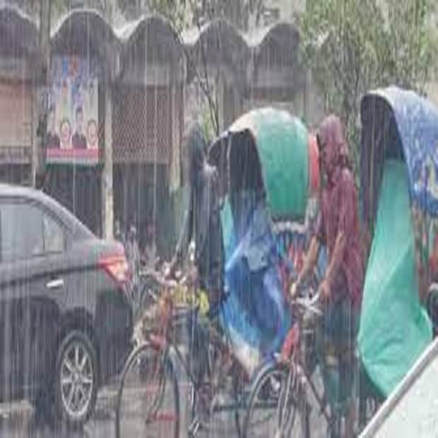 সেক্ষেত্রে ভারী বৃষ্টি ও হাওয়ার দাপট বাড়তে পারে রবিবার থেকে। এমনটাই মনে করছেন আবহাওয়াবিদরা। ওড়িশার পাশাপাশি সতর্কতা বাড়বে এ রাজ্যেও এমনটাই মনে করা হচ্ছে।