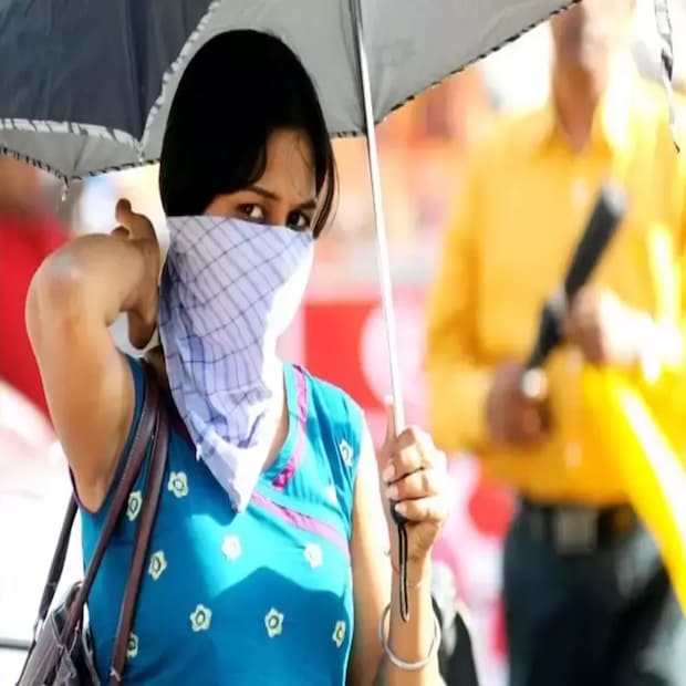 একনজরে দেখে নেওয়া যাক কোন জেলায় কত তাপমাত্রা ছিল আজ। বাঁকুড়া ৪৩ ডিগ্রি সেলসিয়াস, মালদা ৪০.৪ ডিগ্রি সেলসিয়াস, দমদম ৪০ ডিগ্রি সেলসিয়াস, আলিপুর কলকাতা ৩৮.৮ ডিগ্রি সেলসিয়াস, বোলপুর ৪২.৩১ ডিগ্রি সেলসিয়াস, বহরমপুর ৪২.২১ ডিগ্রি সেলসিয়াস, দীঘা ৩৫.৮ ডিগ্রি সেলসিয়াস, ক্যানিং ৩৬.৮ডিগ্রি সেলসিয়াস এবং তমলুক ৩৭.৩১ ডিগ্রি সেলসিয়াস।