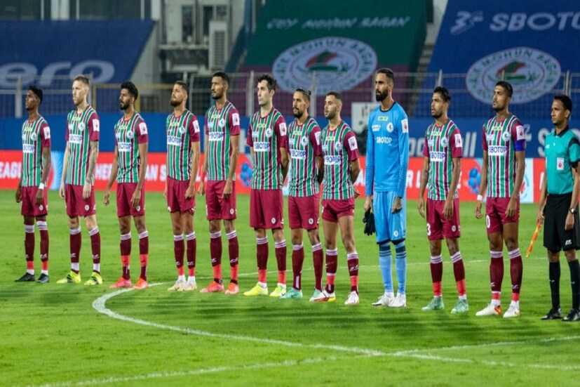 কলকাতার দুটি ফুটবল দল এটিকে (ATK) এবং মোহনবাগান (Mohun Bagan) জুড়ে যায় যার পরে দলটির নাম হয় এটিকে মোহনবাগান (ATK Mohun Bagan)৷ যদিও সবুজ মেরুণ ফ্যানরা এই নামকরণ নিয়ে খুবই অসন্তুষ্ট ছিলেন৷ ভারতের শতাব্দী প্রাচীন ক্লাব মোহনবাগানের নামের সামনে এটিকে যোগ হওয়া একেবারেই মন থেকে মেনে নিতে পারছিলেন না ফ্যানরা৷ একাধিকবার বিক্ষোভ দেখানো হয়, তারই ফলস্বরূপ এই নাম পরিবর্তনের সিদ্ধান্তের পথে হাঁটতে চলেছেন কি ফ্রাঞ্চাইজি মালিকরা৷