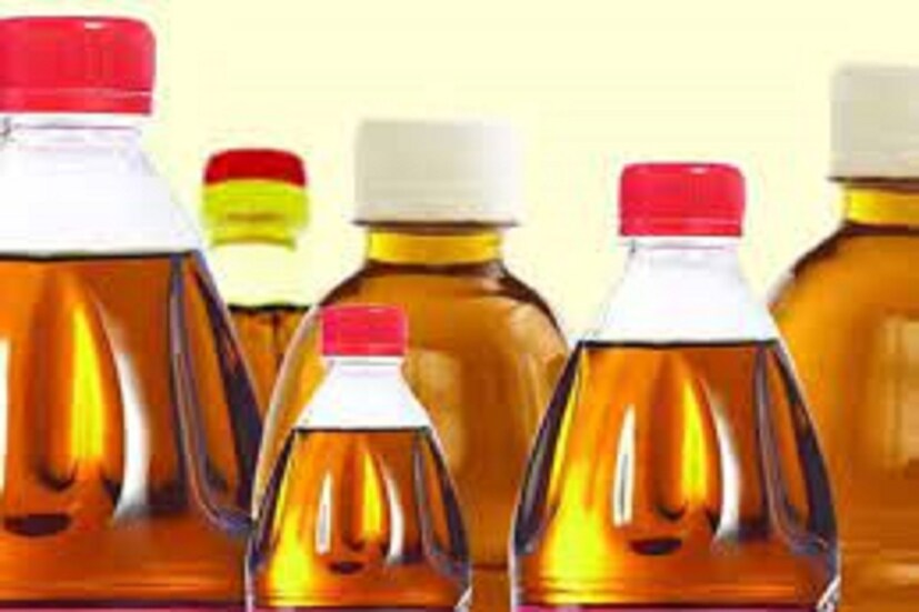 ক্রমবর্ধমান জিনিসপত্রের দাম (The Price Hike of Essential Commodities) সাধারণ মানুষের অবস্থা অত্যন্ত কারাপ করে দিয়েছে ৷ একসঙ্গে নিত্যপ্রয়োজনীয় সমাগ্রীর দাম তো অন্যদিকে জ্বালানি নাভিশ্বাস উঠে গিয়েছে যাধারণ মানুষের ৷ প্রতীকী ছবি ৷