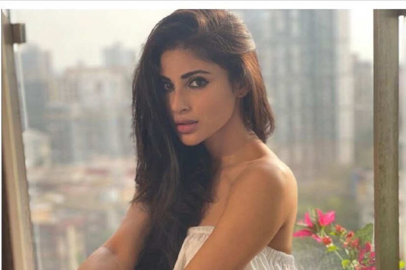 নিত্যদিন উষ্ণ ছবি! বঙ্গতনয়া মৌনী রায়-ই এখন নেটদুনিয়ার নয় সেনসেশন নিত্যদিন উষ্ণ ছবি! বঙ্গতনয়া মৌনী রায়-ই এখন নেটদুনিয়ার নয় সেনসেশন