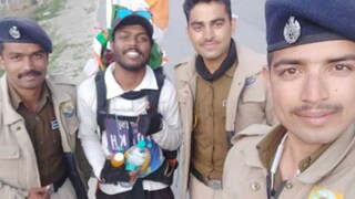 হাওড়া থেকে পায়ে হেঁটে লাদাখ গিয়ে নজির গড়লেন সিঙ্গুরের মিলন মাঝি