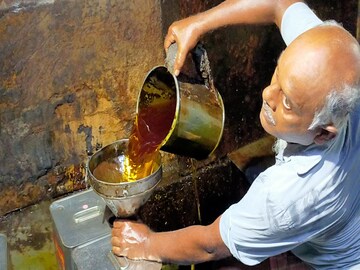 Supply of edible oil is enough but importers are making fake scarcity