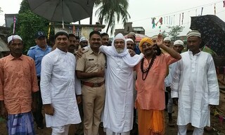 পাঁচথুপিতে হিন্দু ও মুসলিম একসাথে। মঙ্গলবার বড়ঞায়