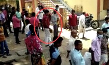 হুলুস্থুল কাণ্ড! বিচারককে মারতে ইঁট হাতে ঘাটাল আদালতে যুবক! তারপর যা হল.... হুলুস্থুল কাণ্ড! বিচারককে মারতে ইঁট হাতে ঘাটাল আদালতে যুবক! তারপর যা হল....