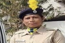সহকর্মীর পাশে থেকে তাঁর সন্তানদের দায়িত্ব নিয়ে নিদর্শন তৈরি মহিলা পুলিশ কর্মীর সহকর্মীর পাশে থেকে তাঁর সন্তানদের দায়িত্ব নিয়ে নিদর্শন তৈরি মহিলা পুলিশ কর্মীর