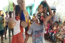 জেলার প্রাচীন গম্ভীরা উৎসব দেখতে মানুষের ঢল জেলার প্রাচীন গম্ভীরা উৎসব দেখতে মানুষের ঢল