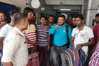 কান্দি বিডিও অফিসে বিক্ষোভ যুবকদের