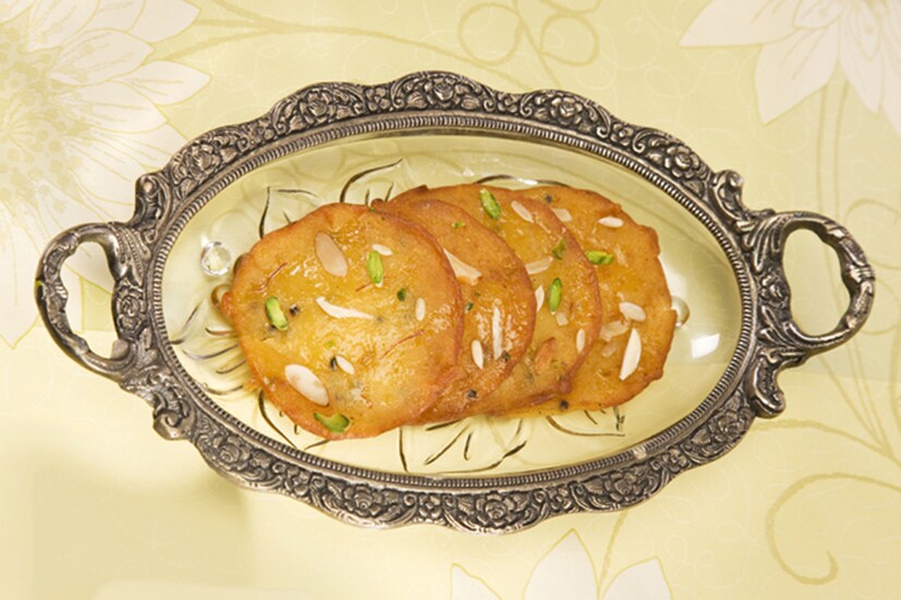 সুফি মালপোয়া - গরম মালপোয়া আর ঠান্ডা রাবড়ি