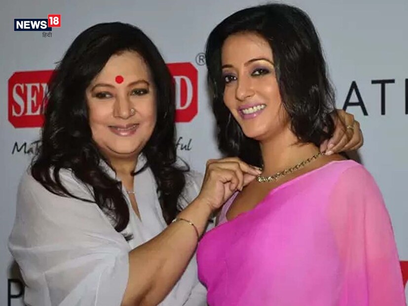 বাংলা-বলিউডের জনপ্রিয় অভিনেত্রী মুনমুন সেনের মেয়ে অভিনেত্রী রাইমা সেনও তার মায়ের পদবী ব্যবহার করেন। বলা ভাল বাংলার মহানায়িকা সুচিত্র সেনের নাতনি দিদিমার পদবীই ব্যবহার করেন৷ 